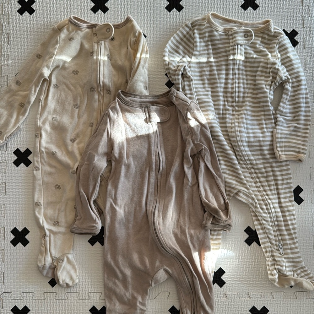 Cloud island 3-6 month tan neutral sleep & play onesie